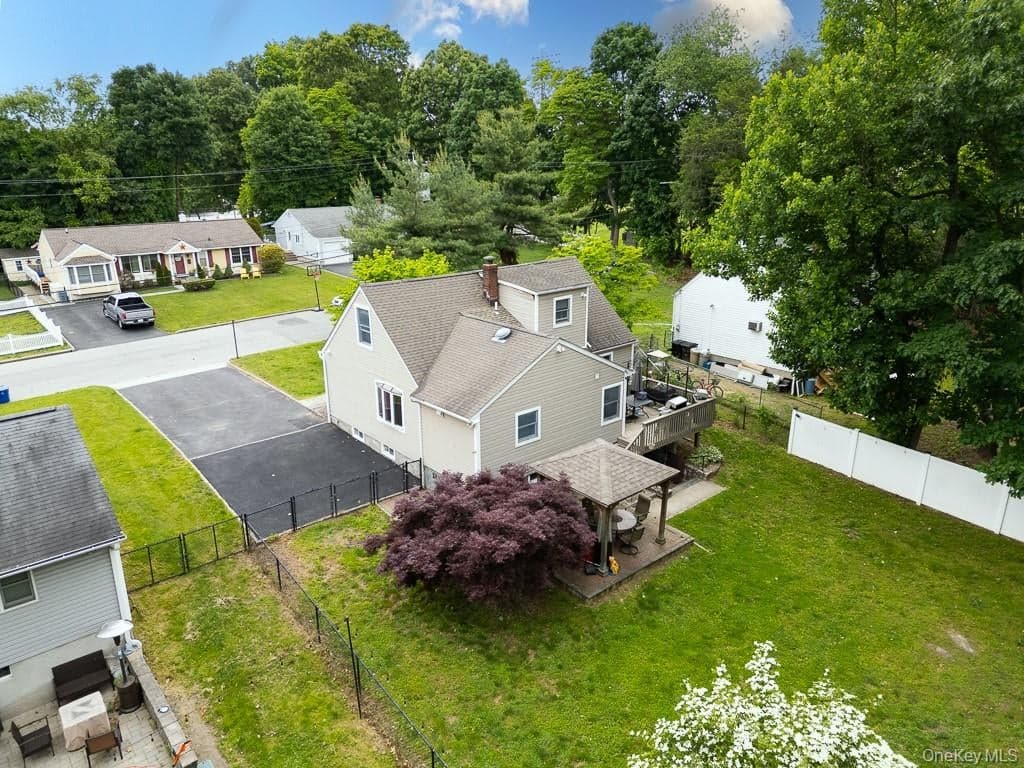 22 Oakbrook Road, Ossining
