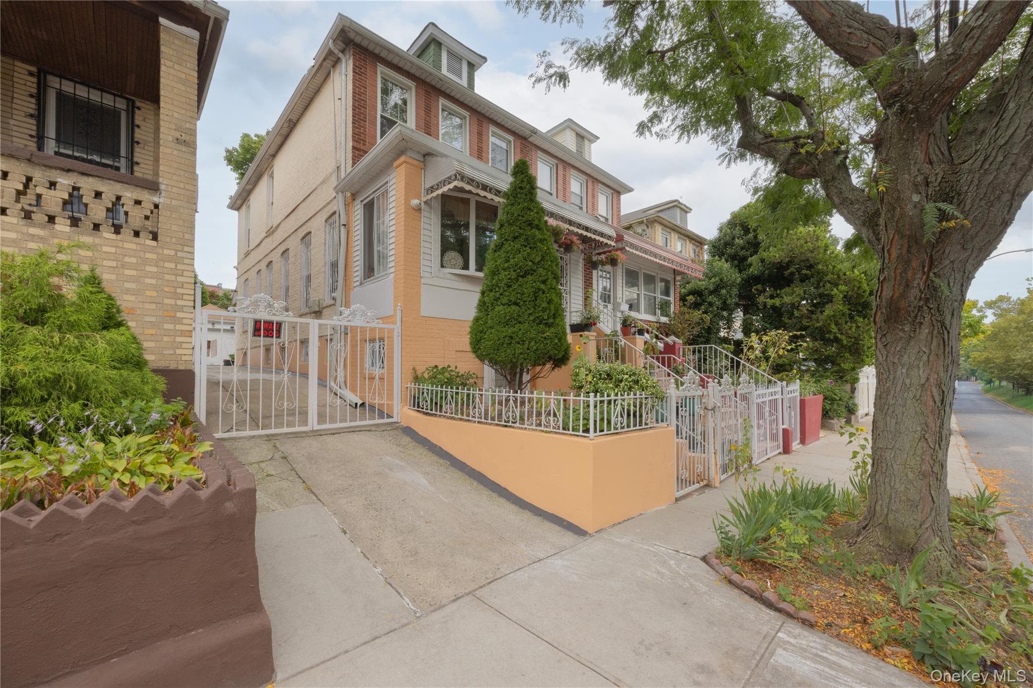 3214 Fenton Avenue thumbnail 2