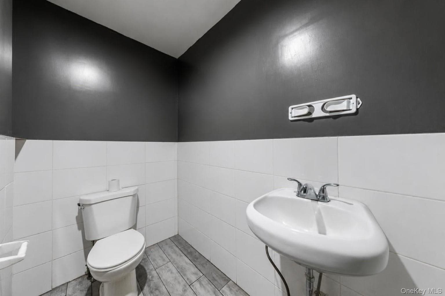 4213 Church Avenue thumbnail 11