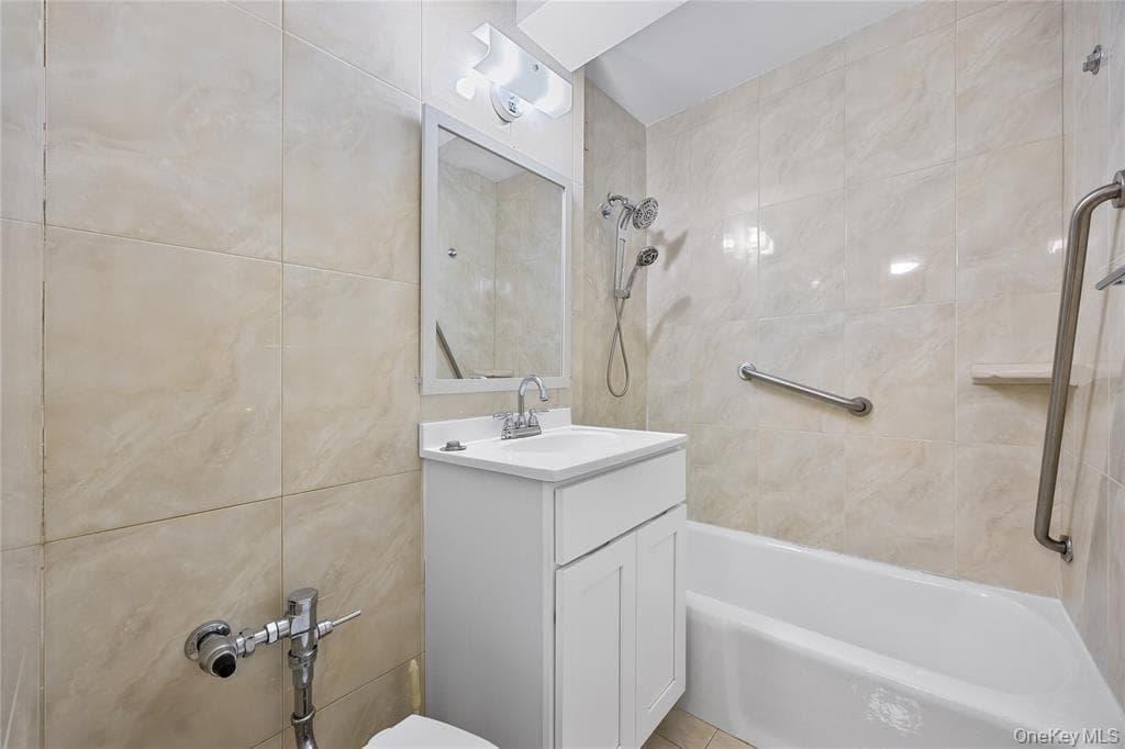 142-05 Roosevelt Avenue Unit: 331 thumbnail 8