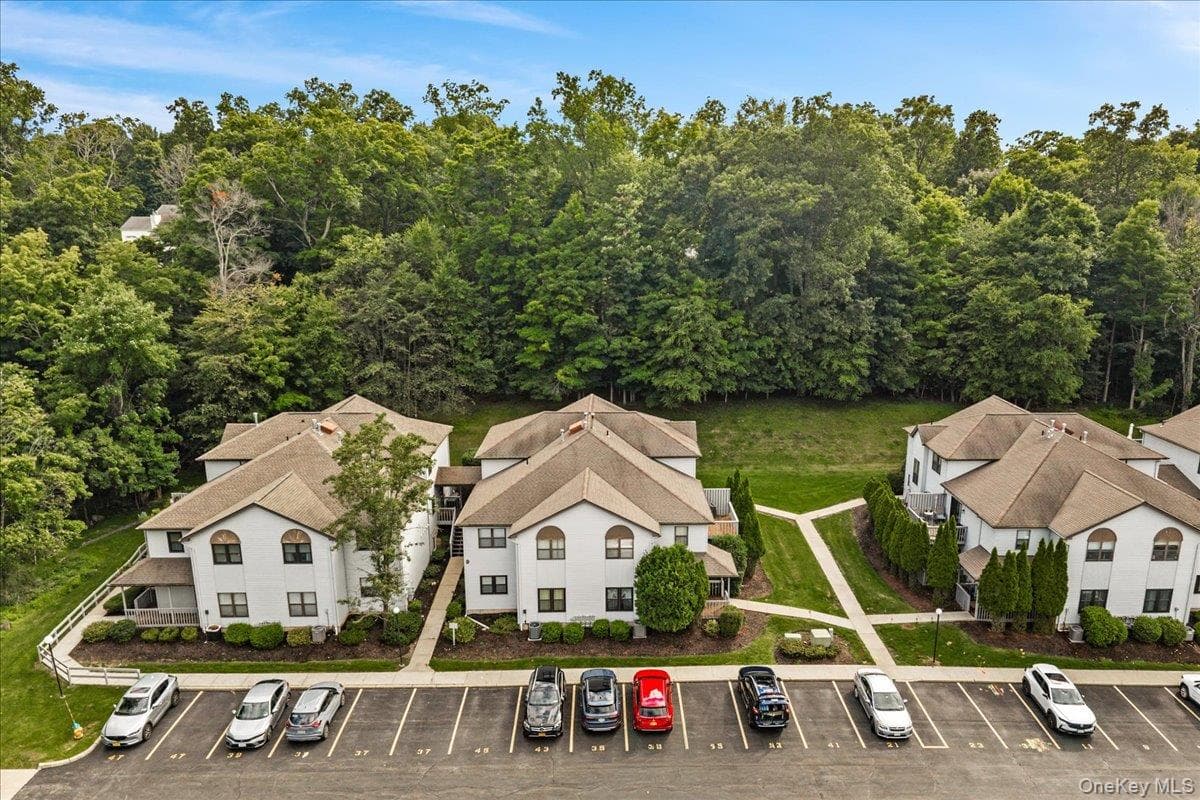 41 Aldo Court, Monroe