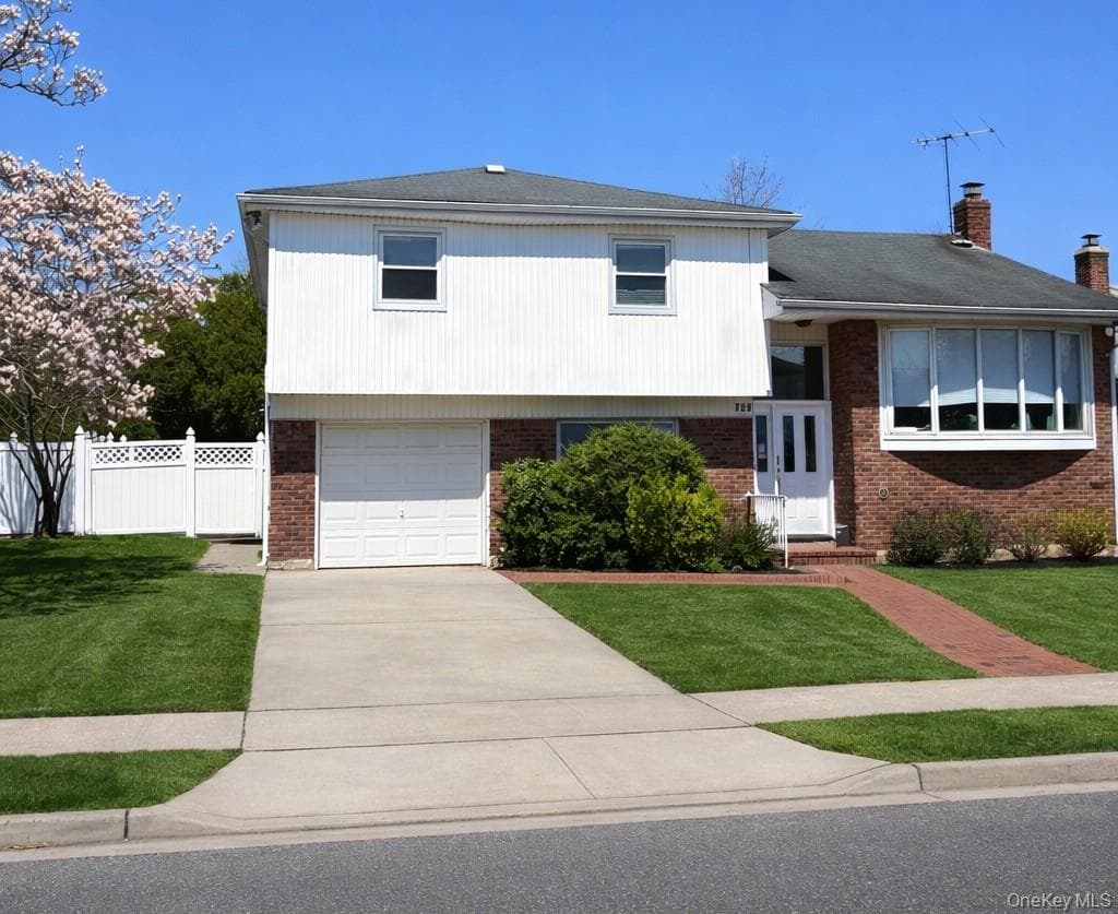 723-B Park Lane, North Woodmere