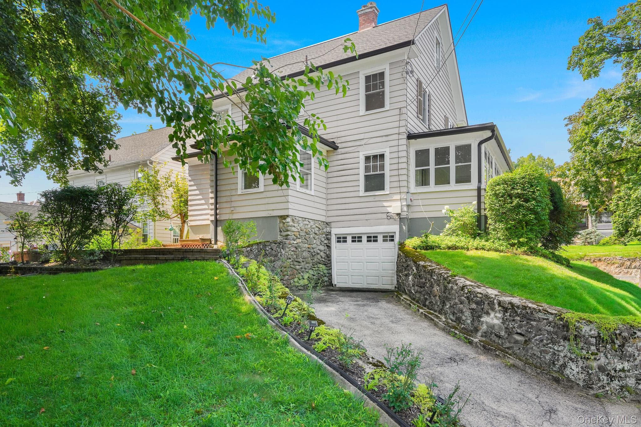 170 Hooker Avenue thumbnail 3