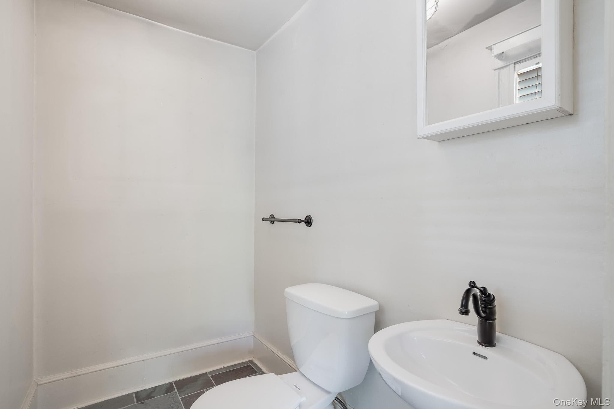 170 Hooker Avenue thumbnail 20