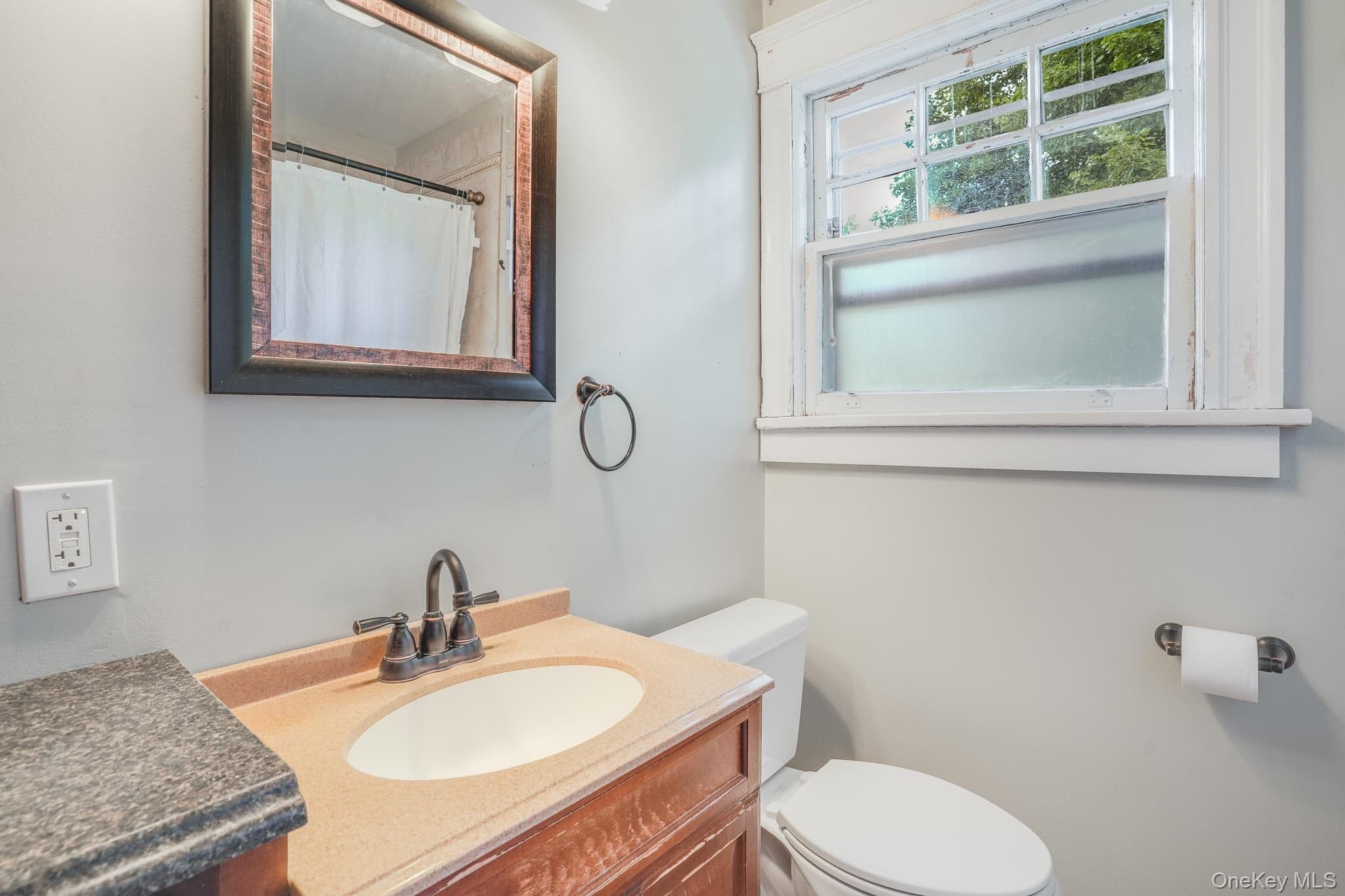170 Hooker Avenue thumbnail 15