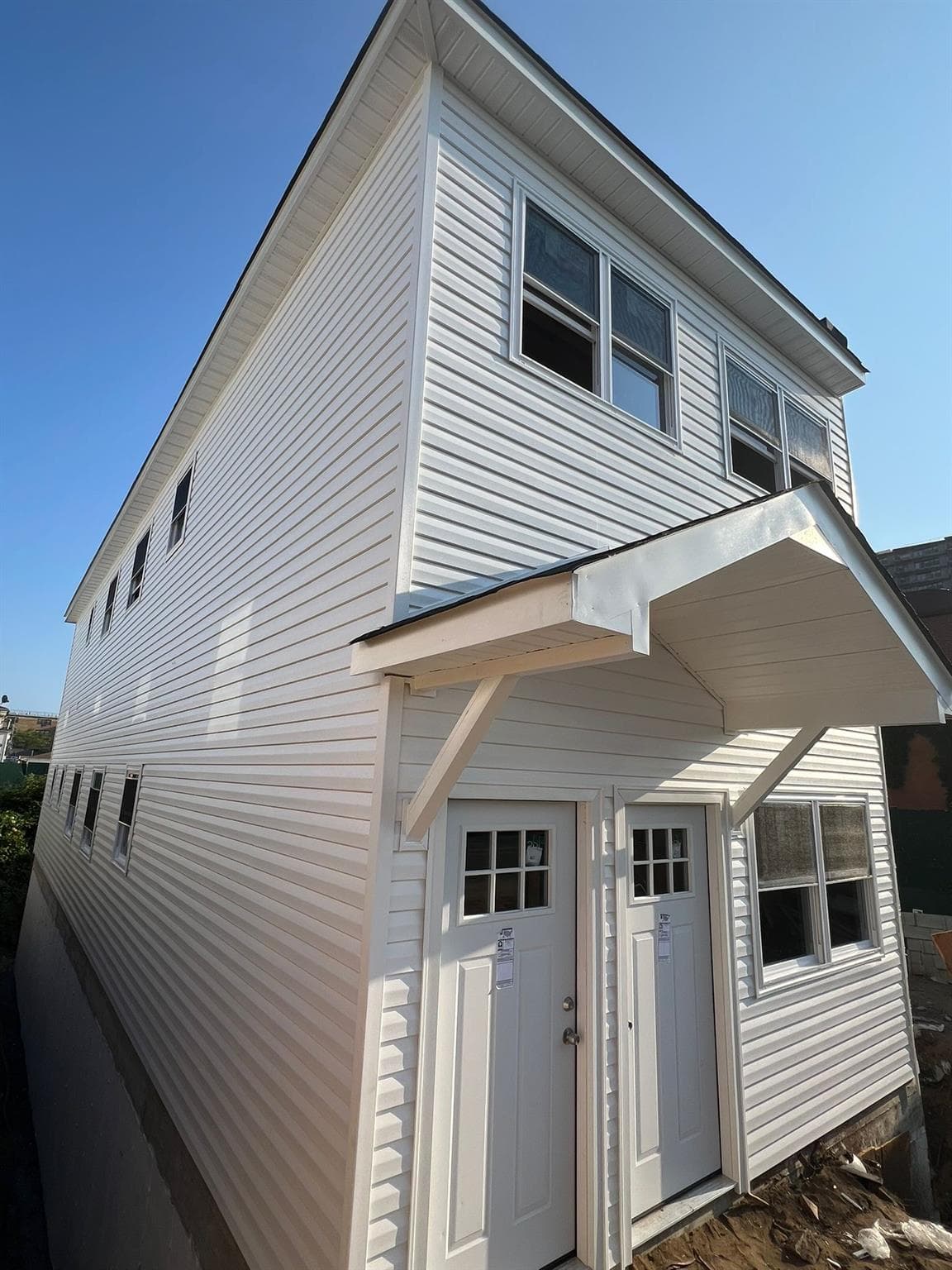 1474 Blake Avenue thumbnail 4