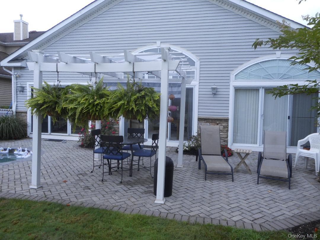 173 Hamlet Drive thumbnail 4