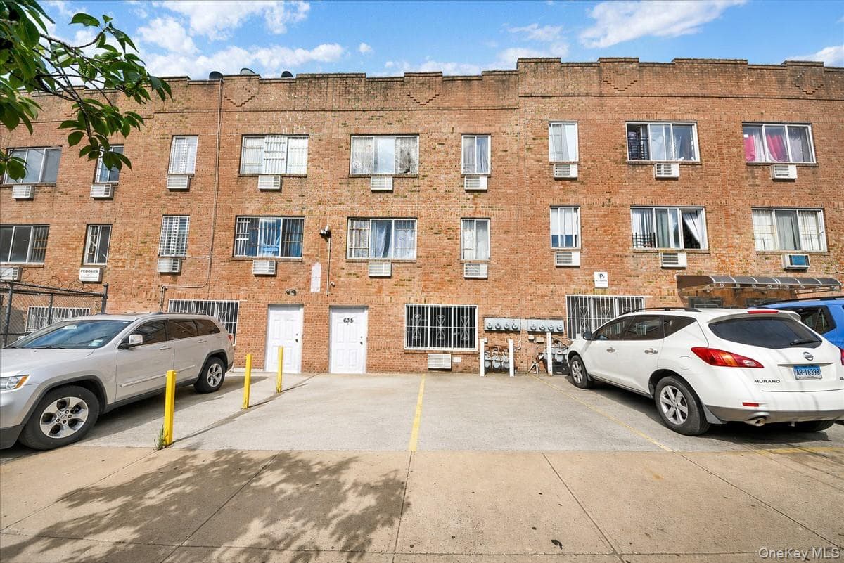635 Coster Street thumbnail 11