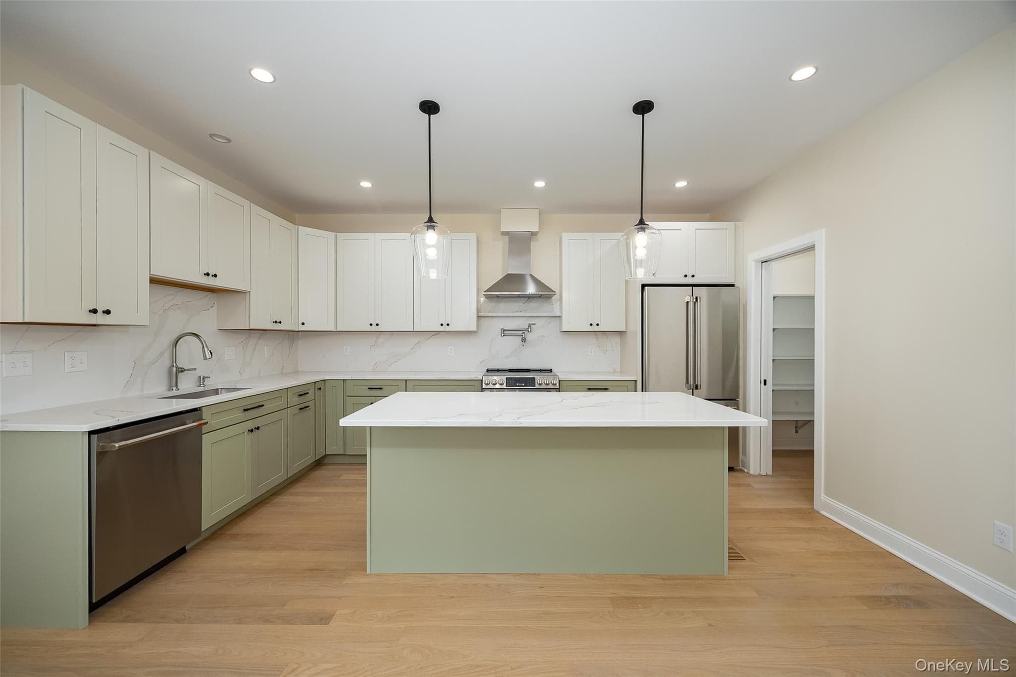 15 Henry Street Unit: 2 thumbnail 7