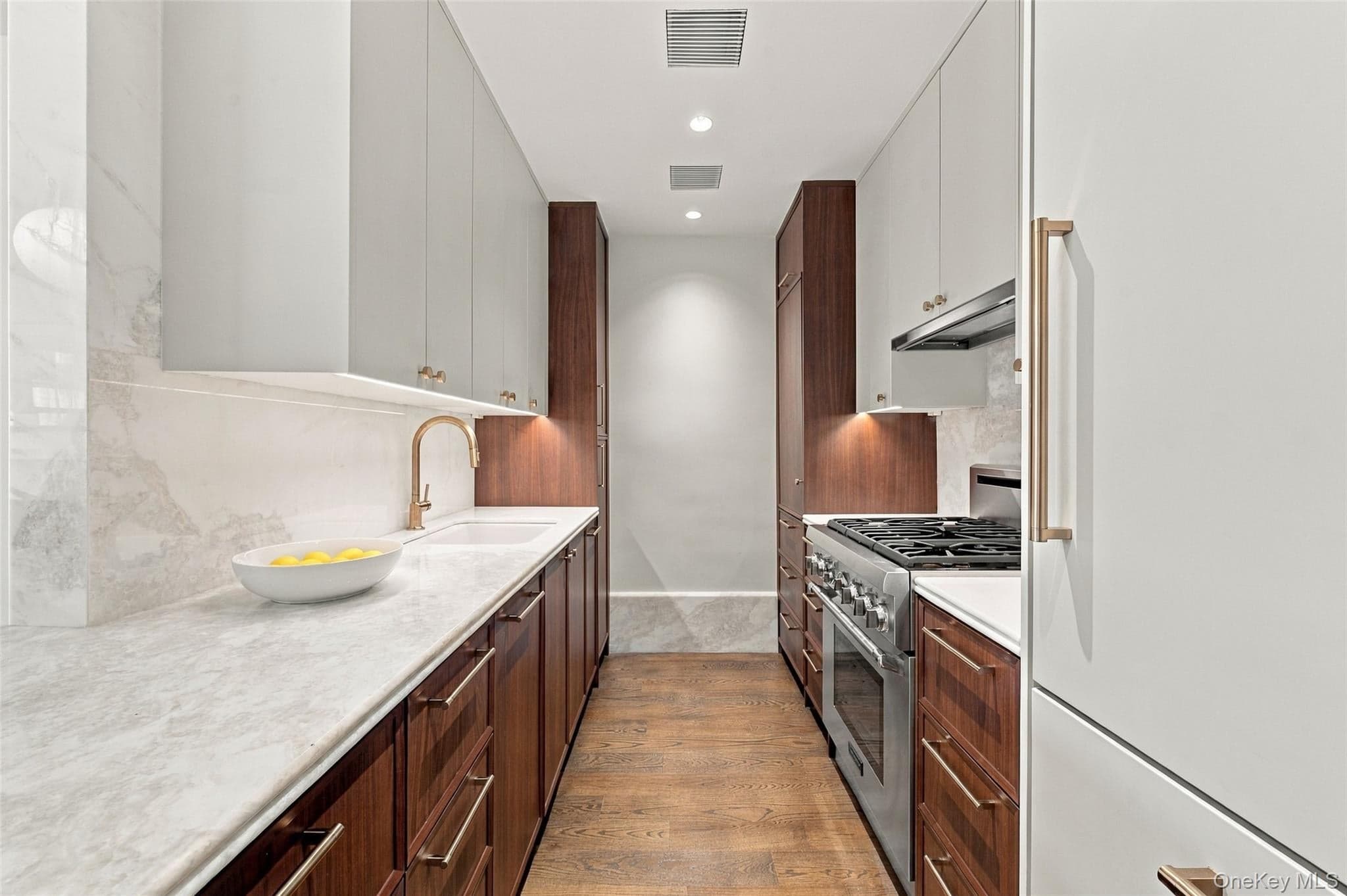 250 W 15th Street Unit: 6G thumbnail 7
