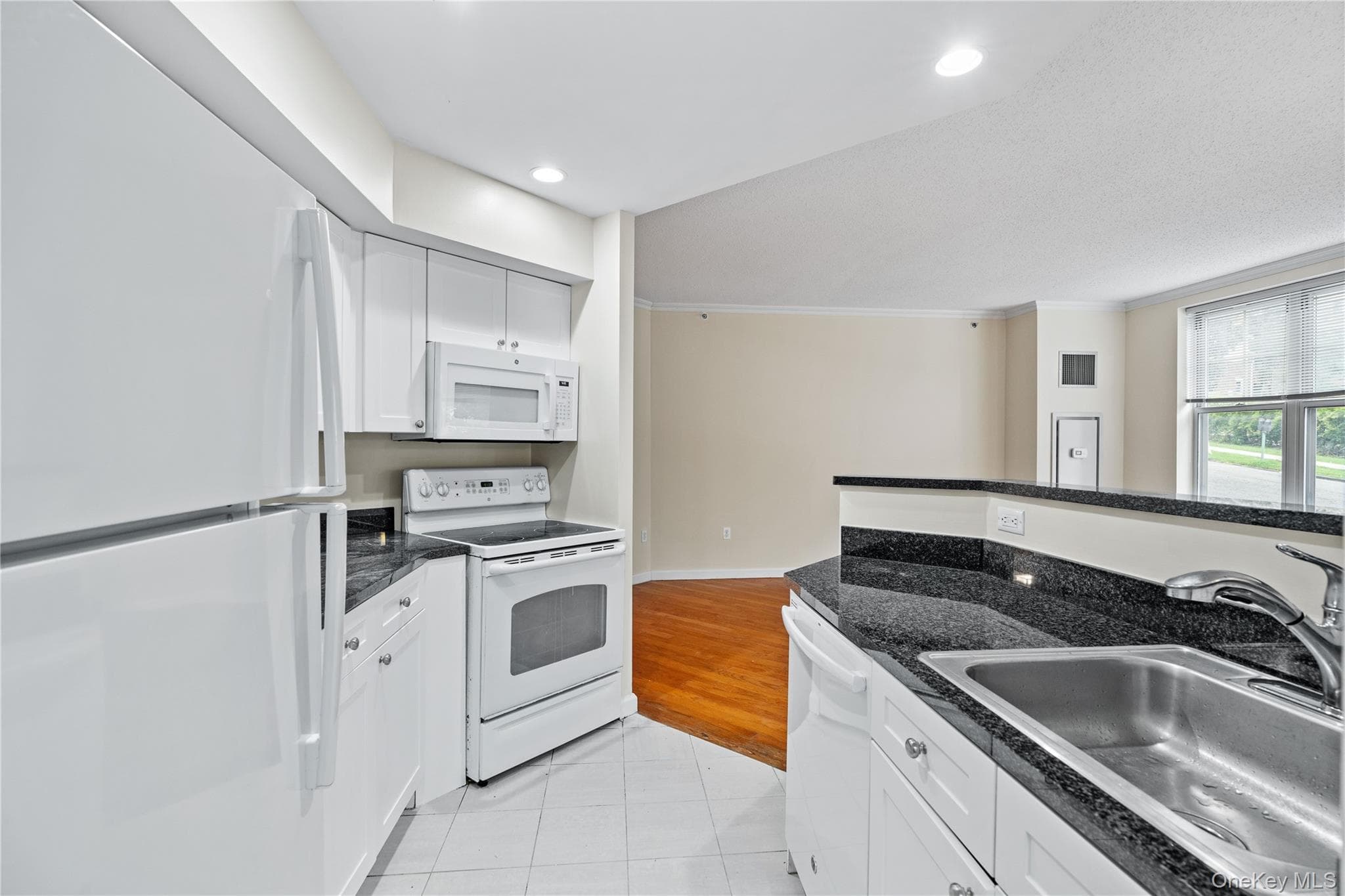 300 Mamaroneck Avenue Unit: 201 thumbnail 13