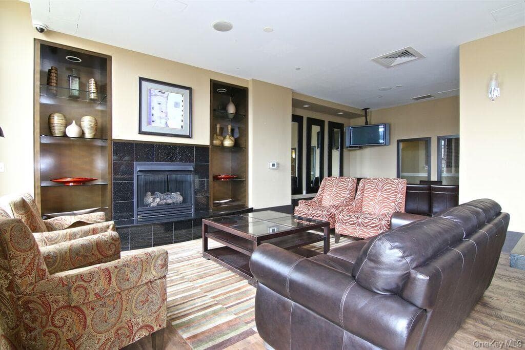 300 Mamaroneck Avenue Unit: 201 thumbnail 3
