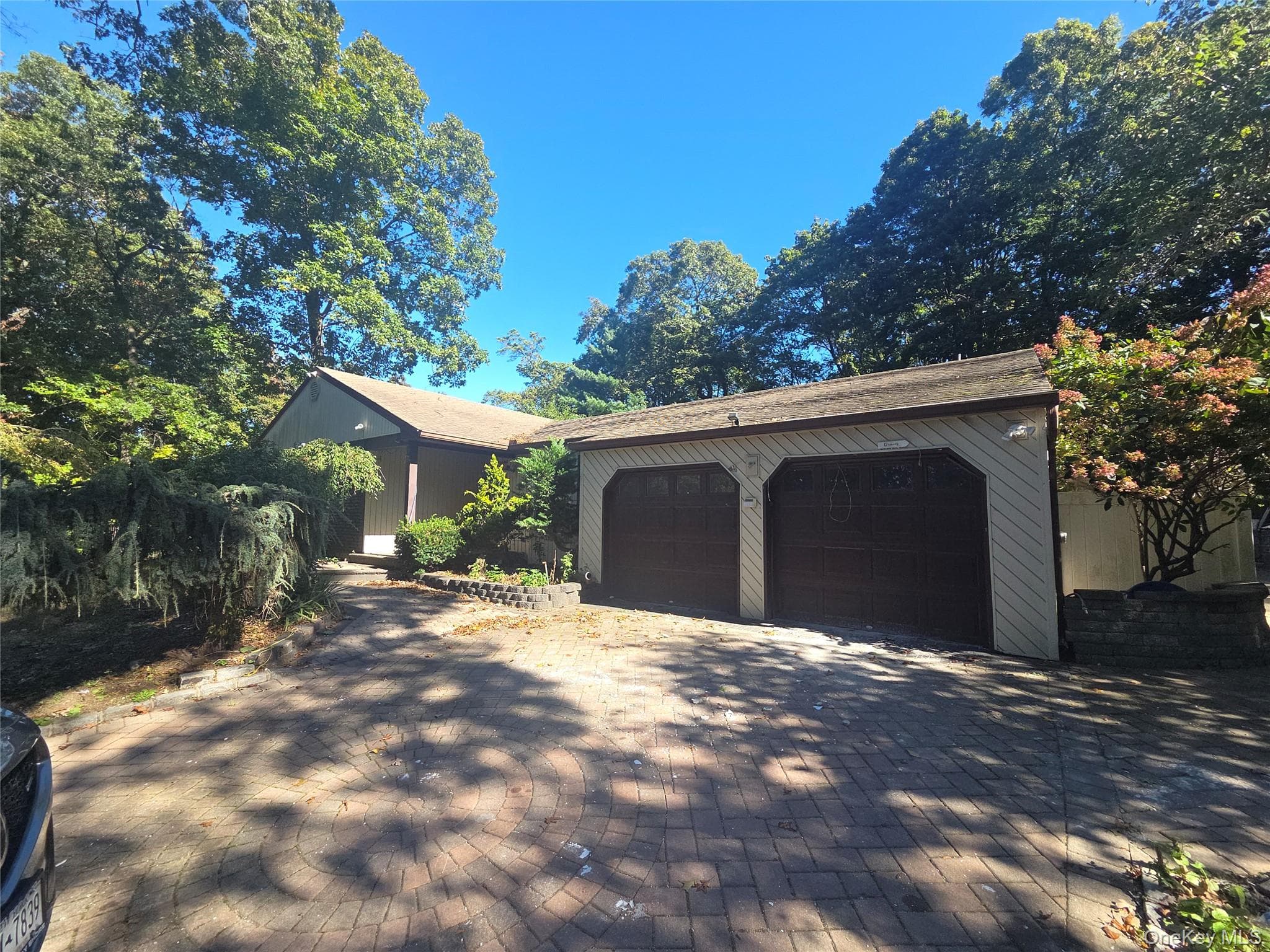 8 Pike Court, Northport