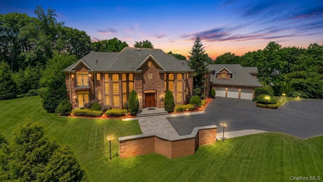 250 Oyster Bay Road thumbnail 3