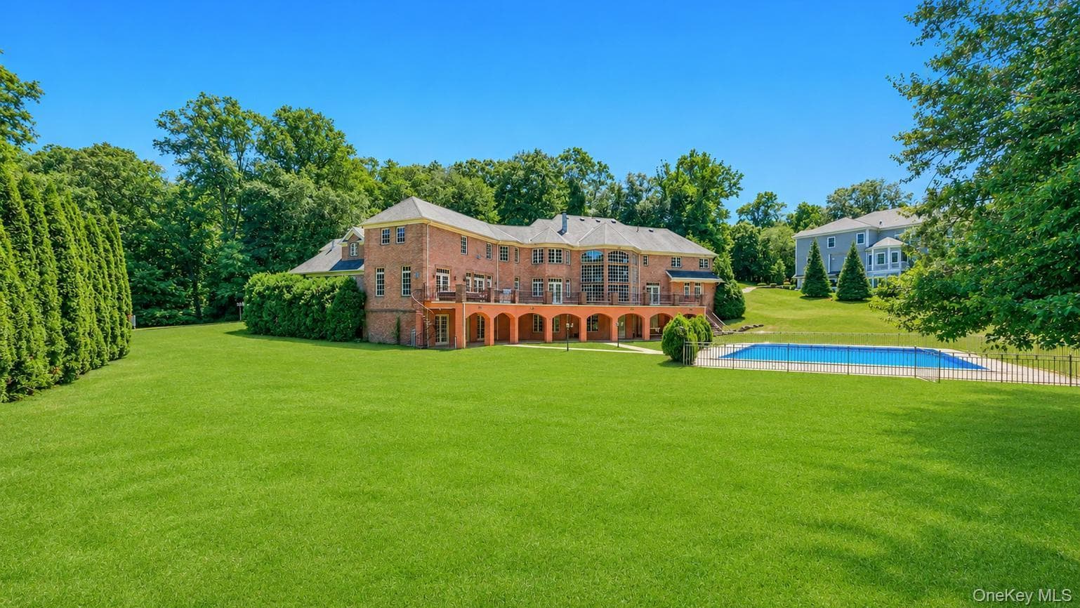 250 Oyster Bay Road thumbnail 5