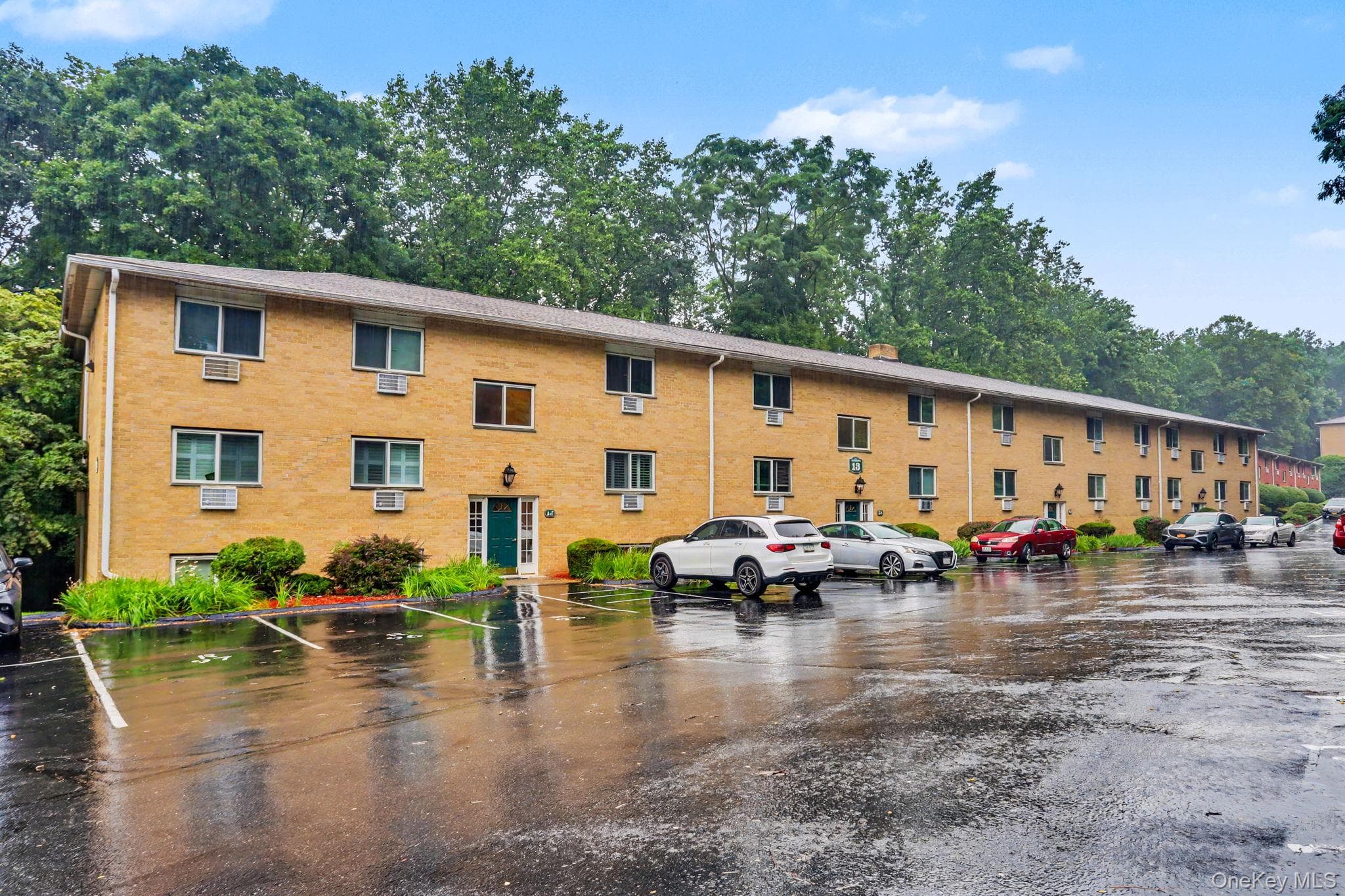 13 Scenic Cir Unit: F photo 1