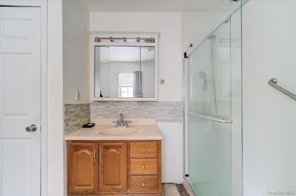 80 Jones Road thumbnail 18