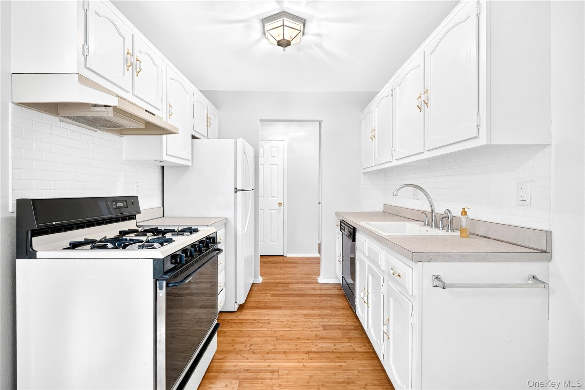 284 Parkside Drive thumbnail 10