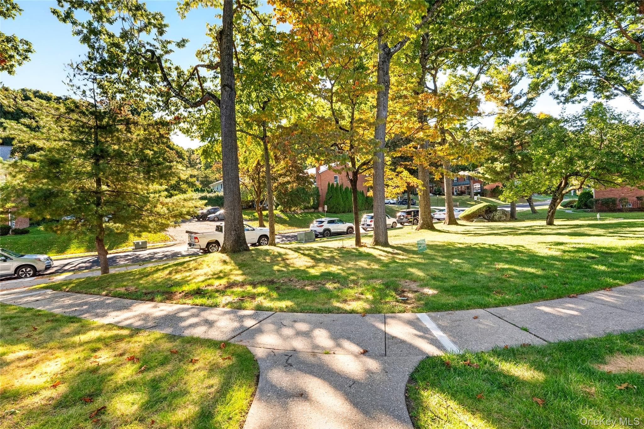 284 Parkside Drive thumbnail 35