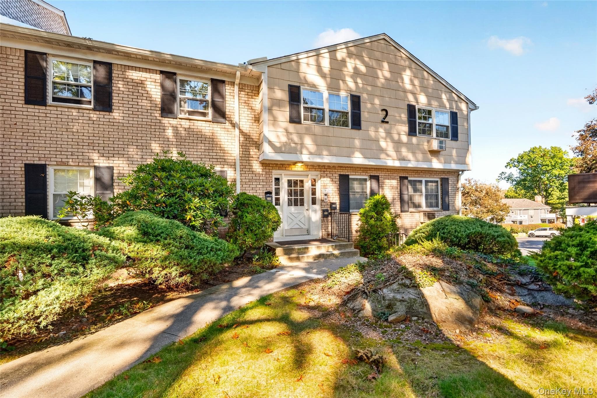 284 Parkside Drive, Suffern