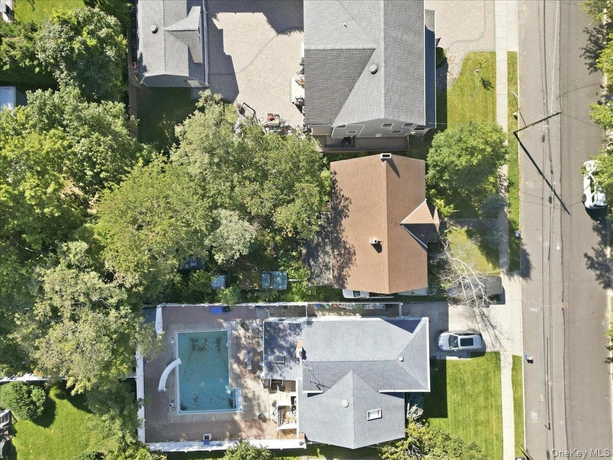 21 Sherman Avenue thumbnail 23
