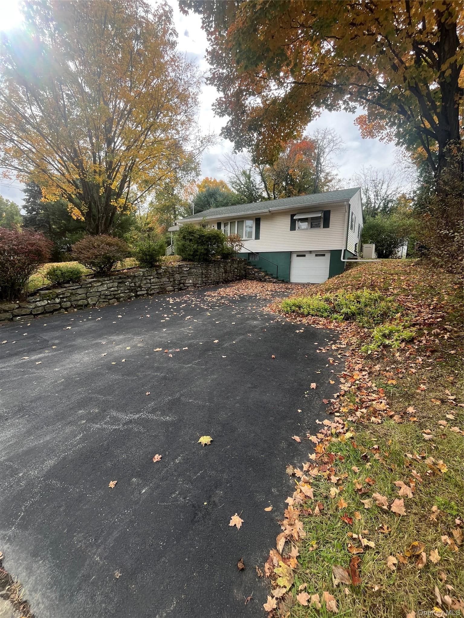 18 Westwood Drive thumbnail 3
