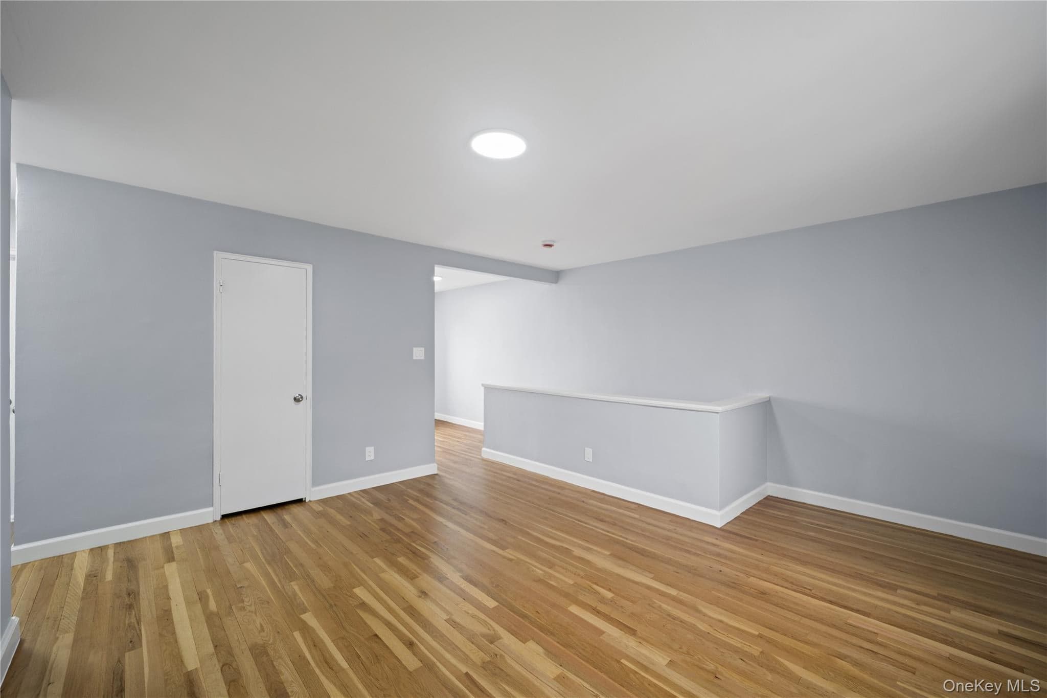 221-43 Manor Road Unit: (Upper) 1613 thumbnail 8