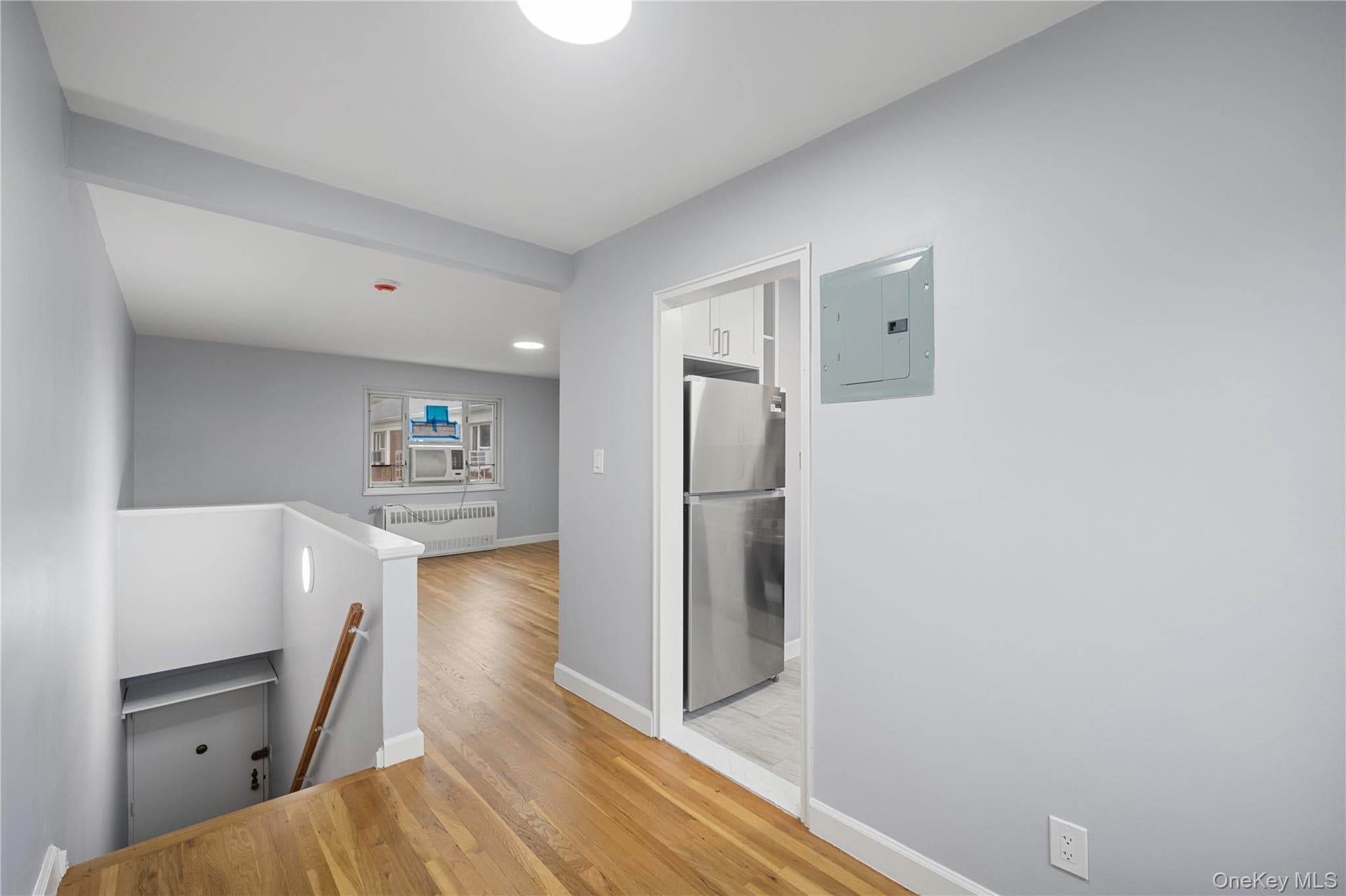 221-43 Manor Road Unit: (Upper) 1613 thumbnail 4