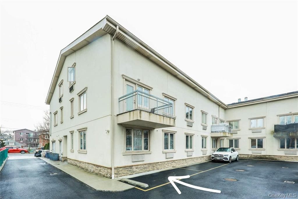 2517 Voorhies Avenue Unit: 1C thumbnail 4
