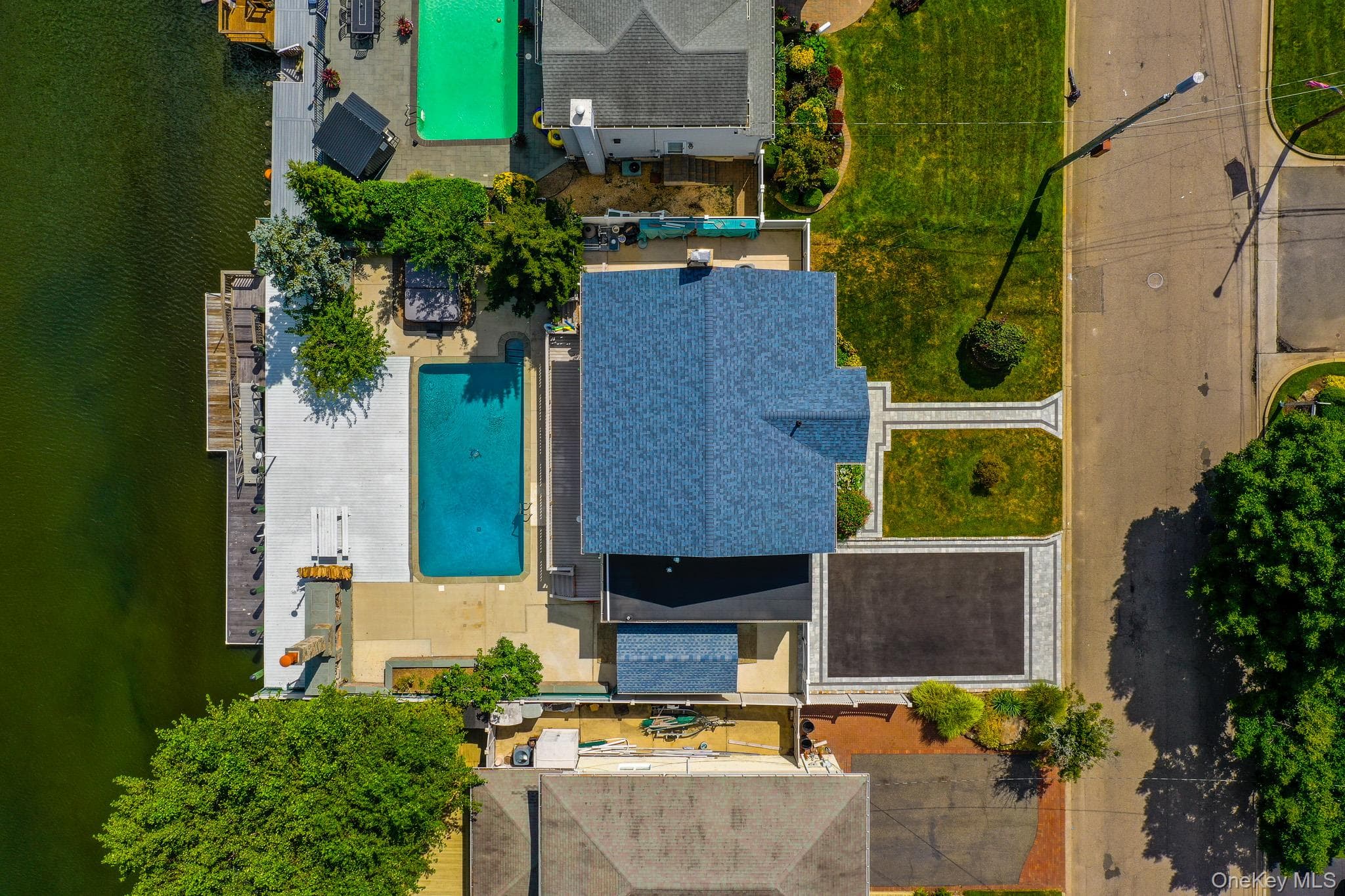 204 Bayview Avenue thumbnail 20