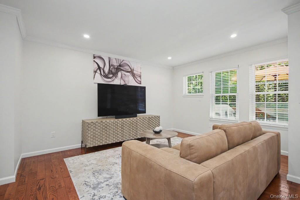 101 Elmcrest Drive thumbnail 7