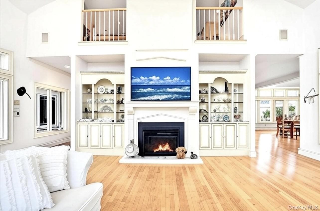 605 Dune Road thumbnail 17