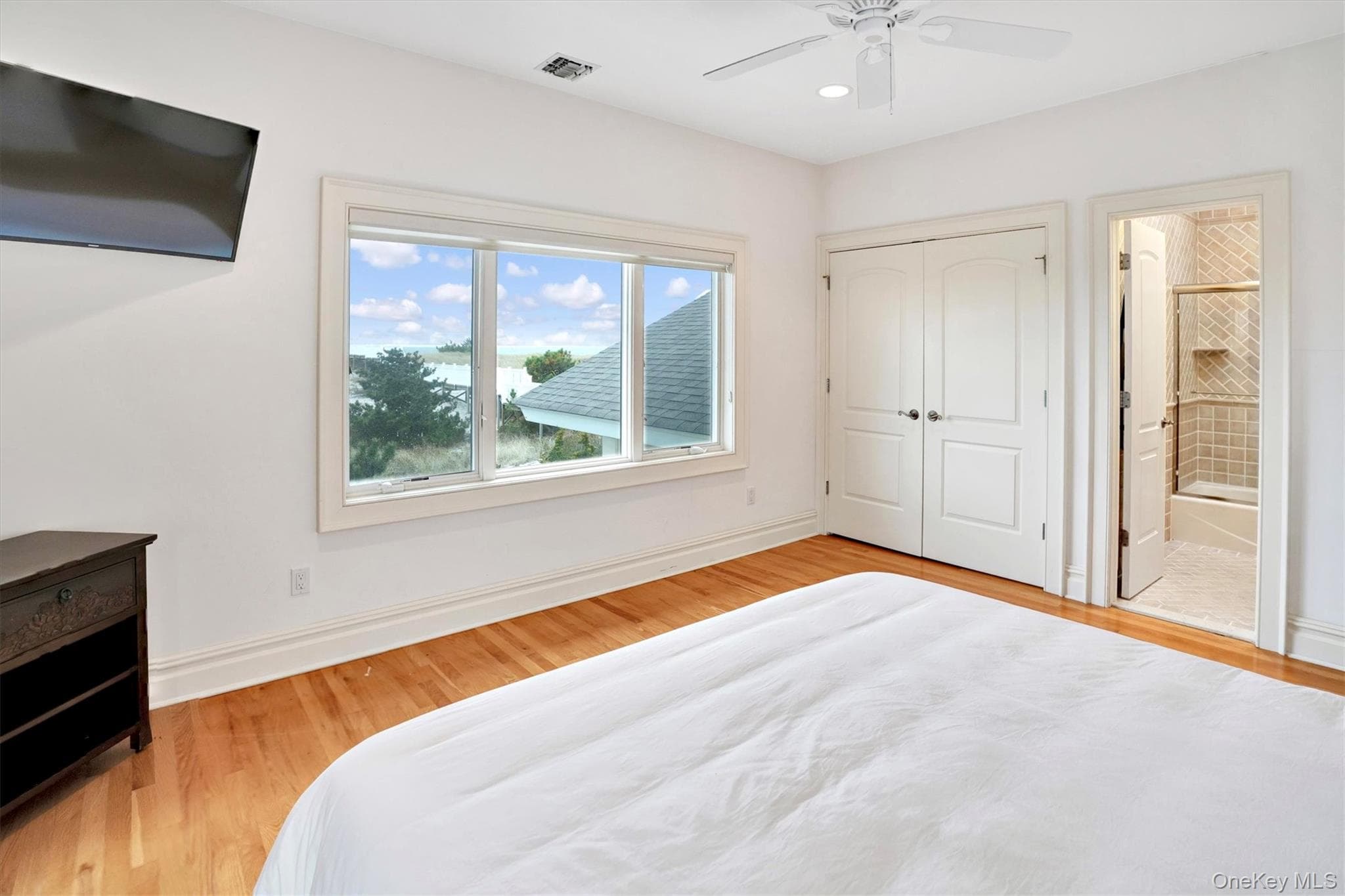 605 Dune Road thumbnail 34