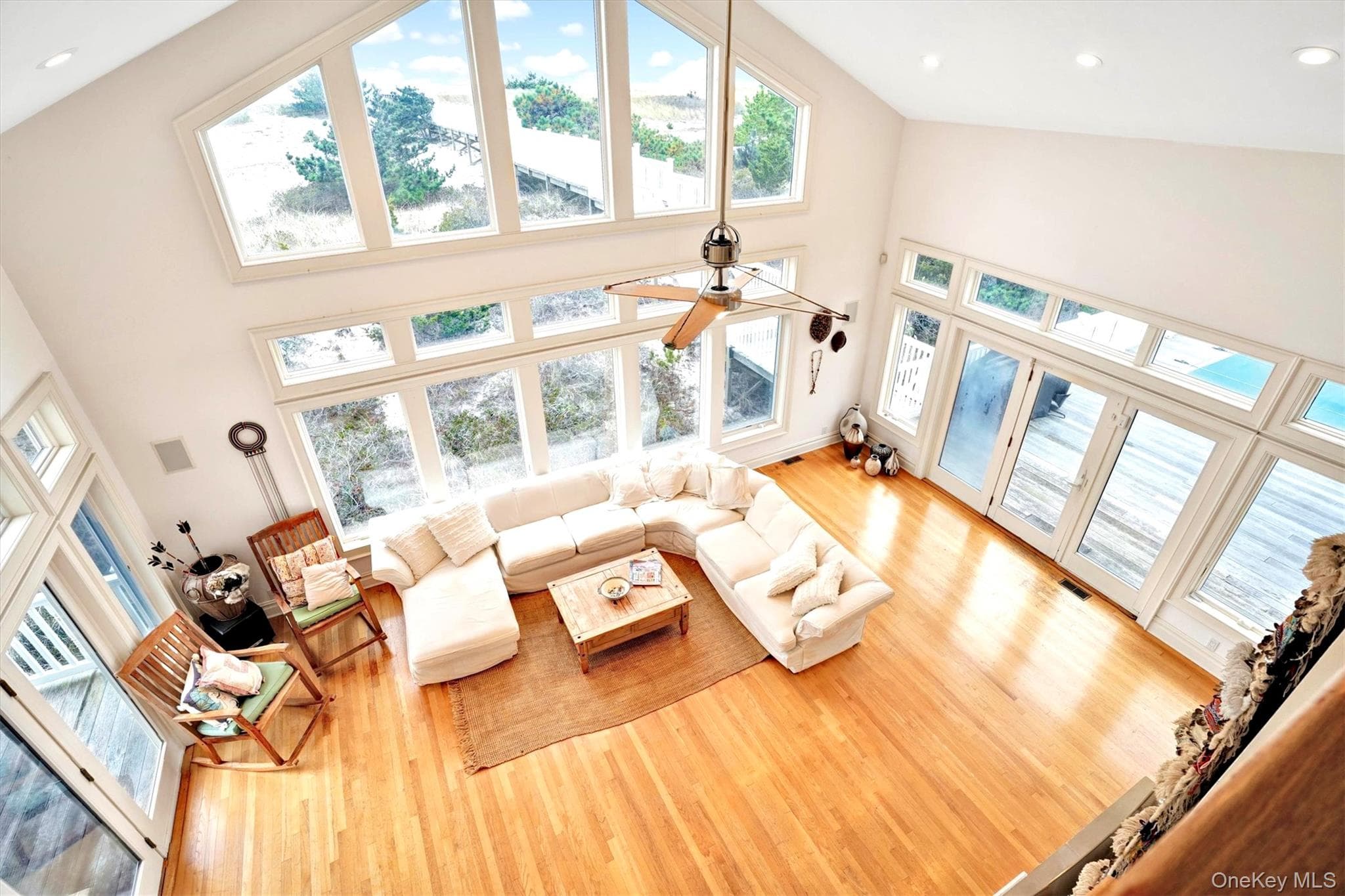 605 Dune Road thumbnail 31