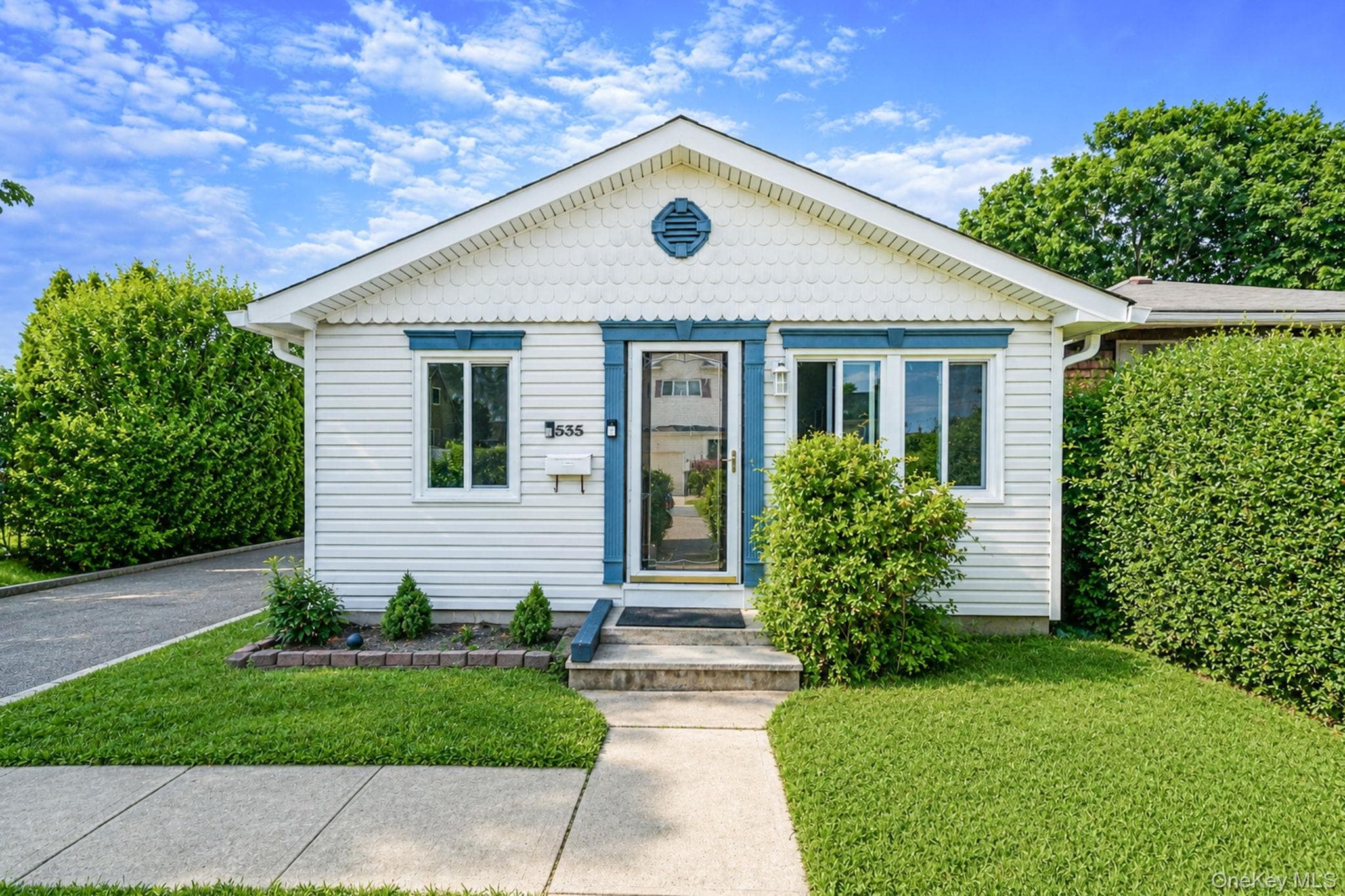 535 Outlook Avenue, West Babylon