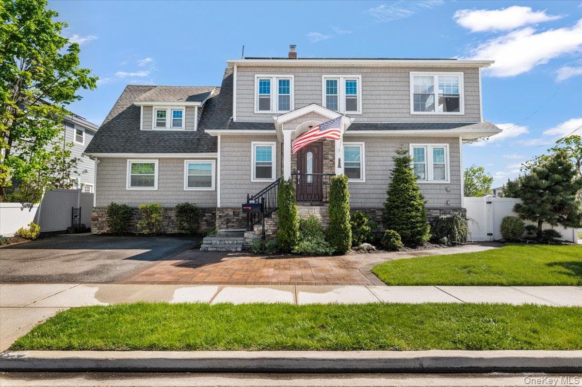 2968 Islip Court thumbnail 2