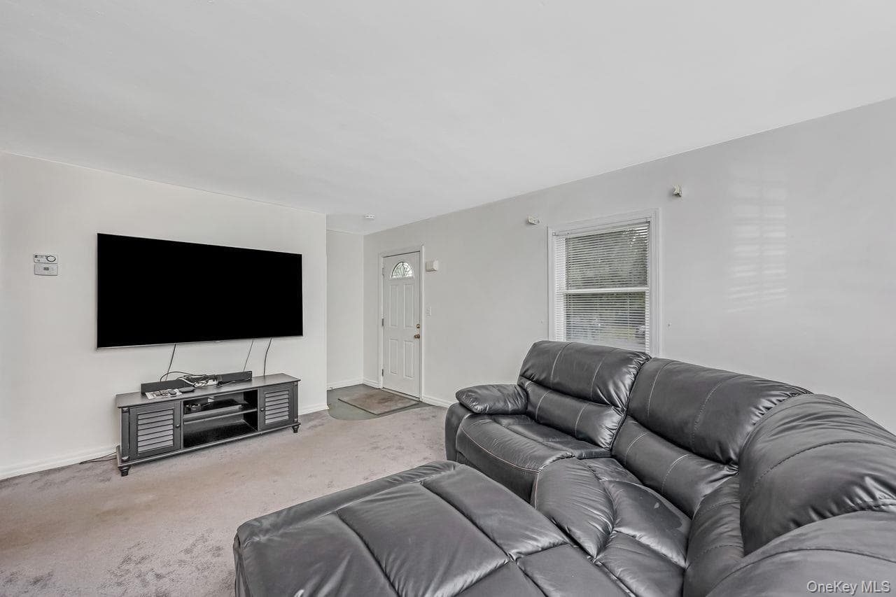 166 Cushing Avenue thumbnail 14