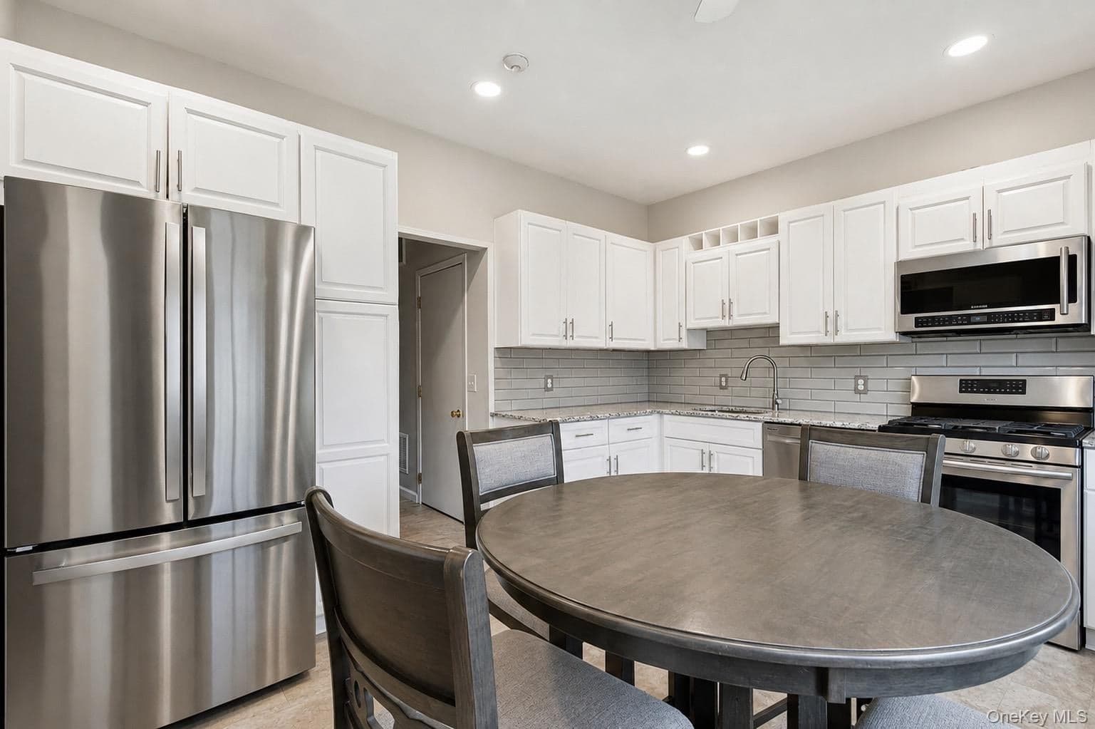 843 Spring Lake Drive thumbnail 15