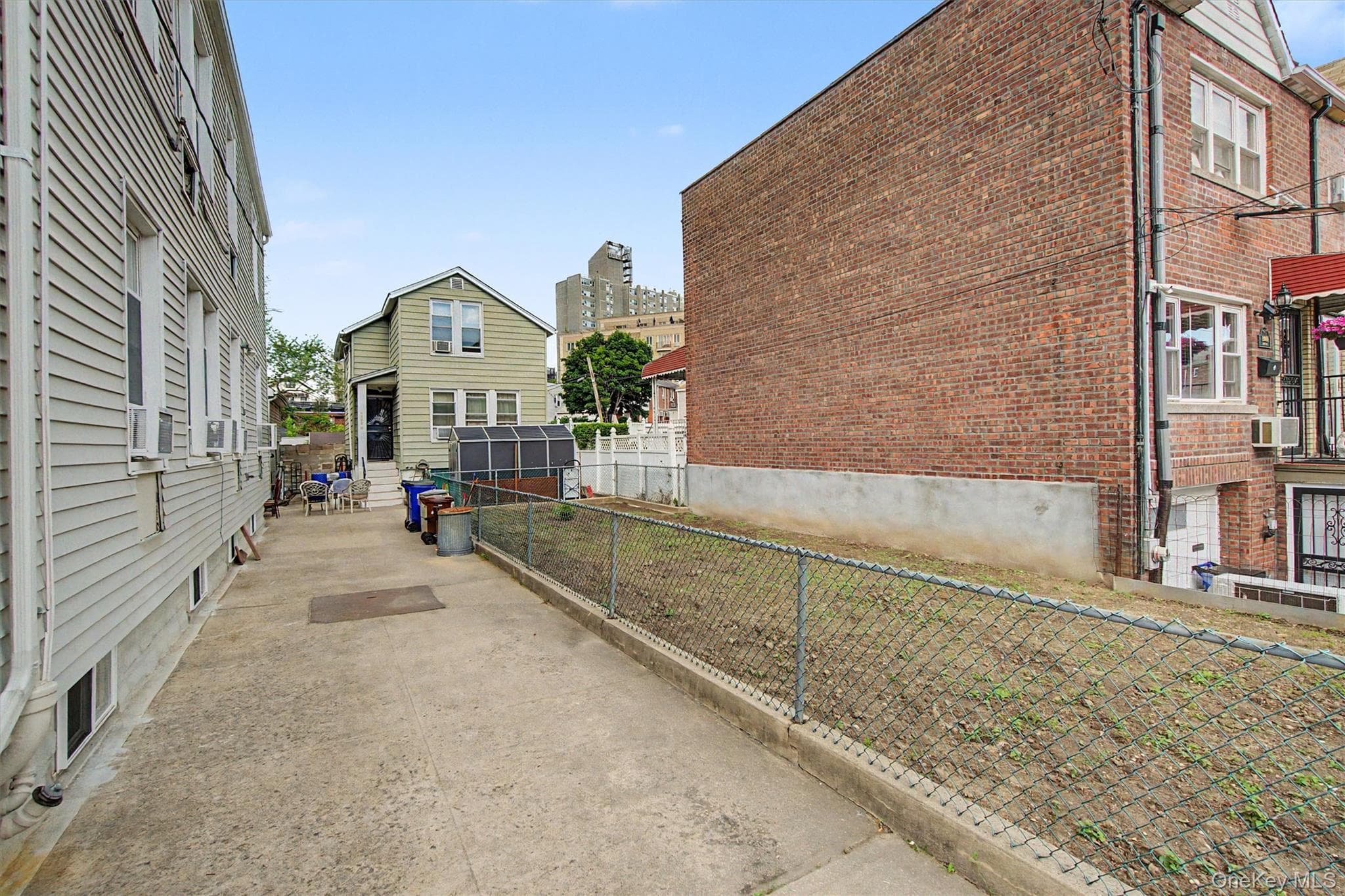 1608 Merry Avenue thumbnail 3