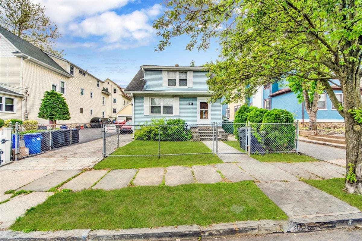 224 Hillside Avenue, Mount Vernon