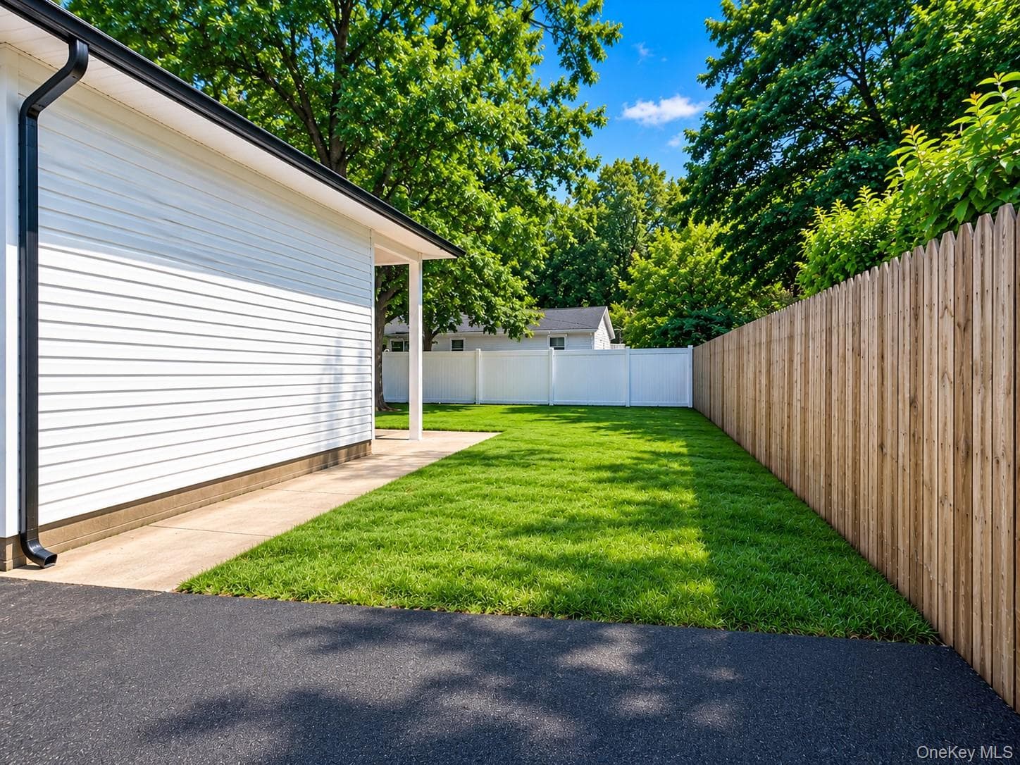 220 Moriches Avenue thumbnail 15