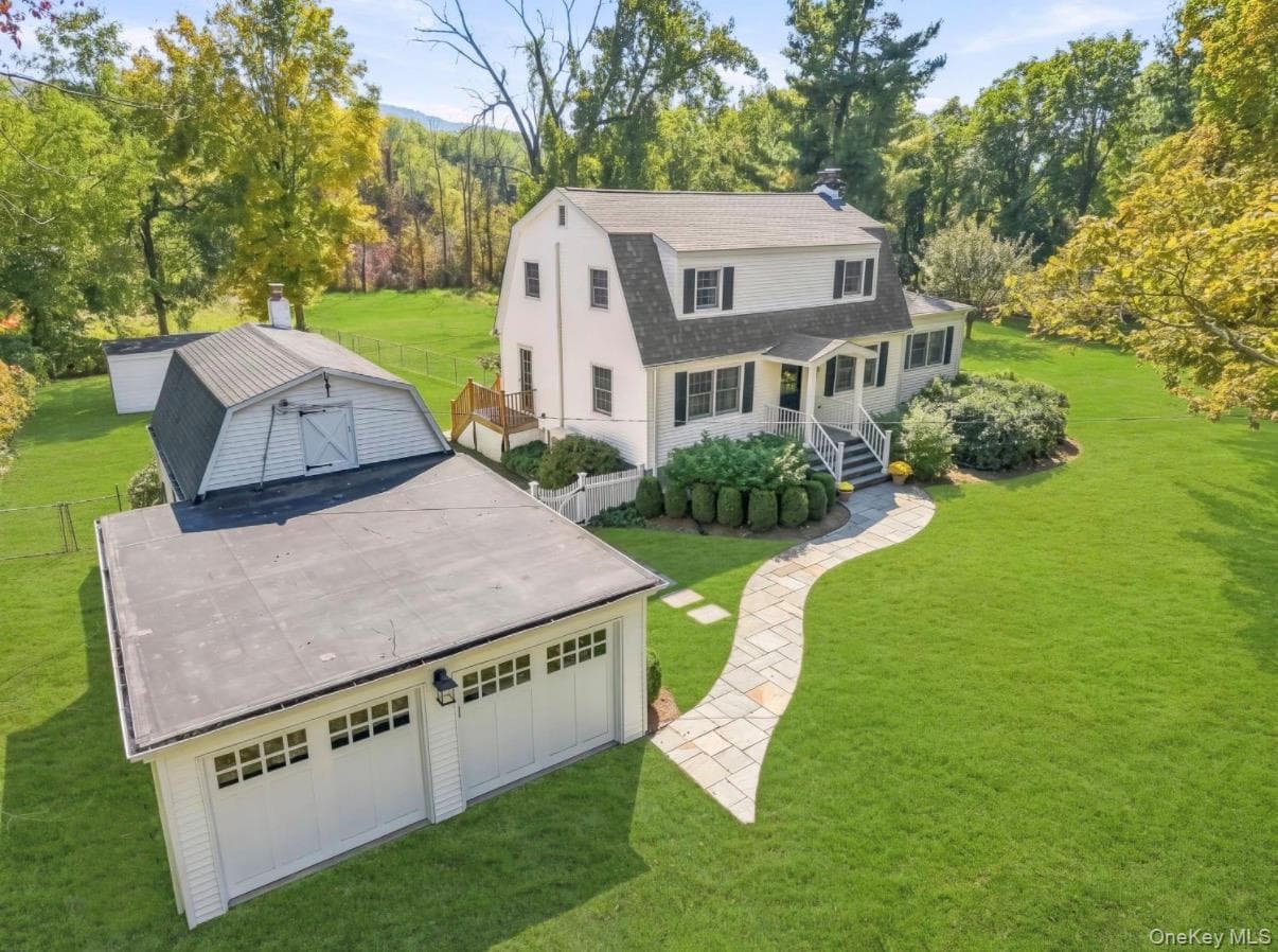 10 Barrett Drive, Hopewell Junction