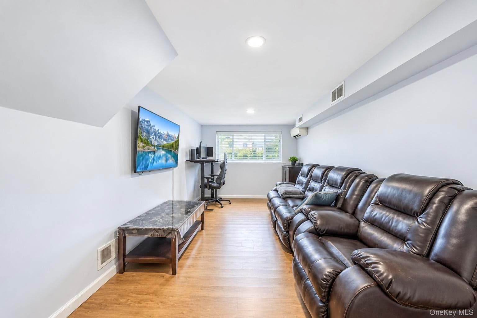 455 Pacific Street thumbnail 35