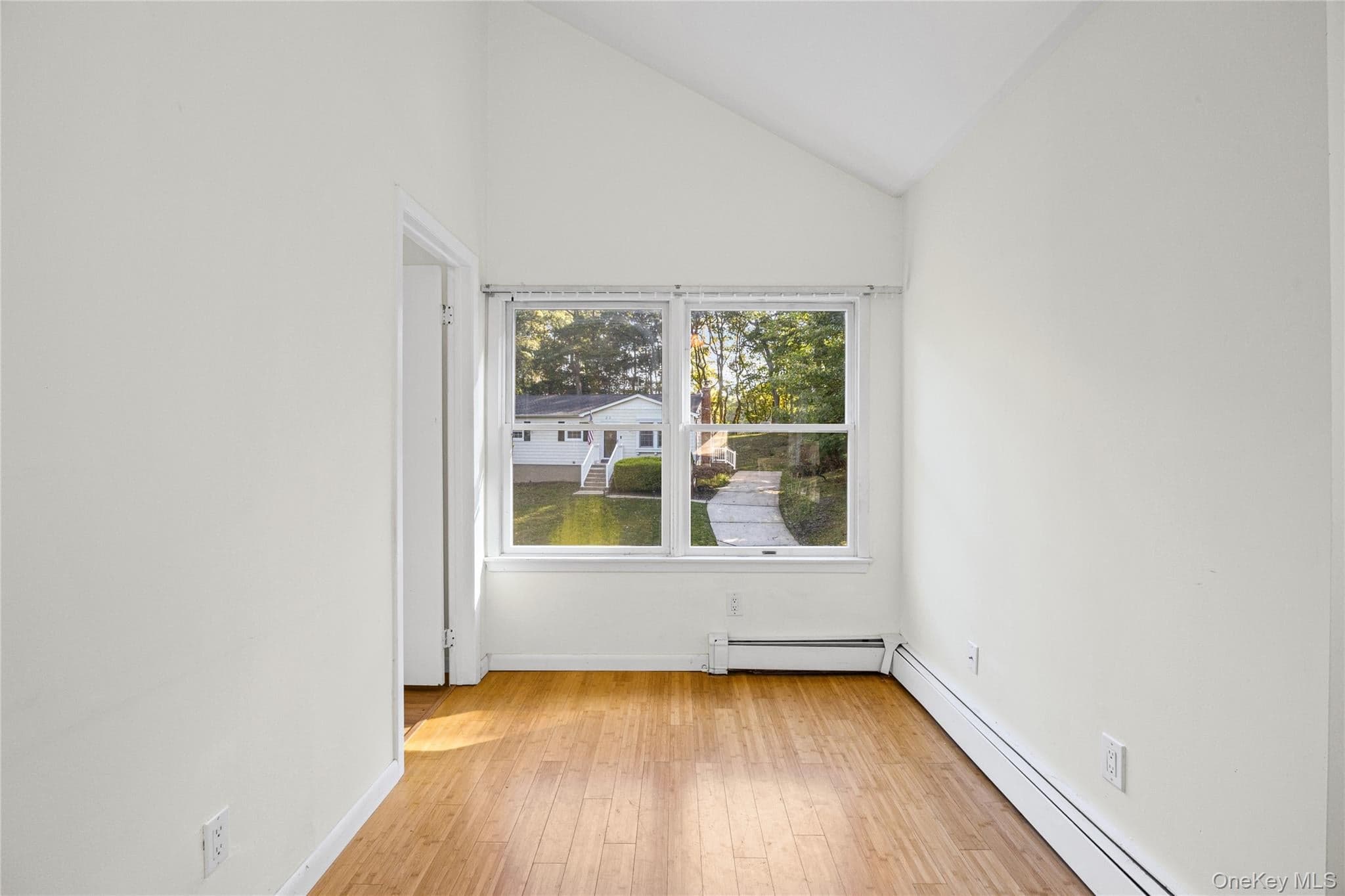 39 Amityville Road thumbnail 11