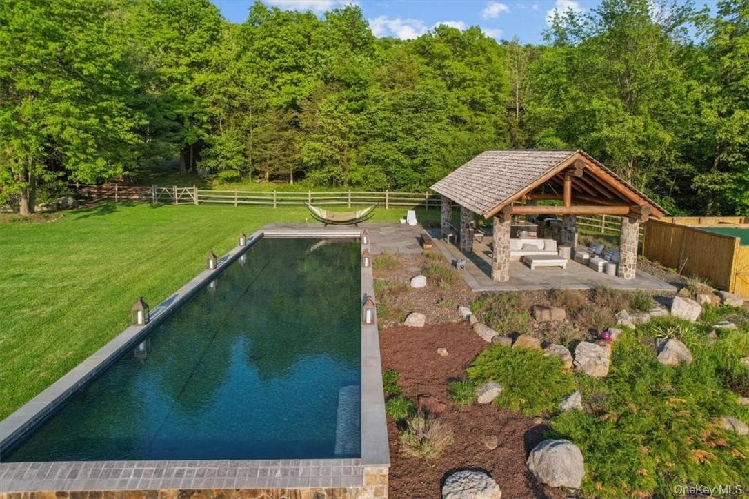101 Mountain Lodge Rd thumbnail 20
