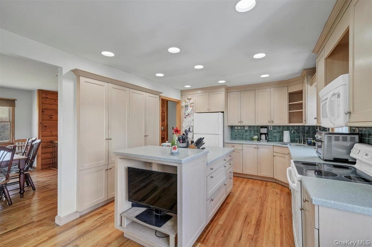 242 Prospect Road thumbnail 12
