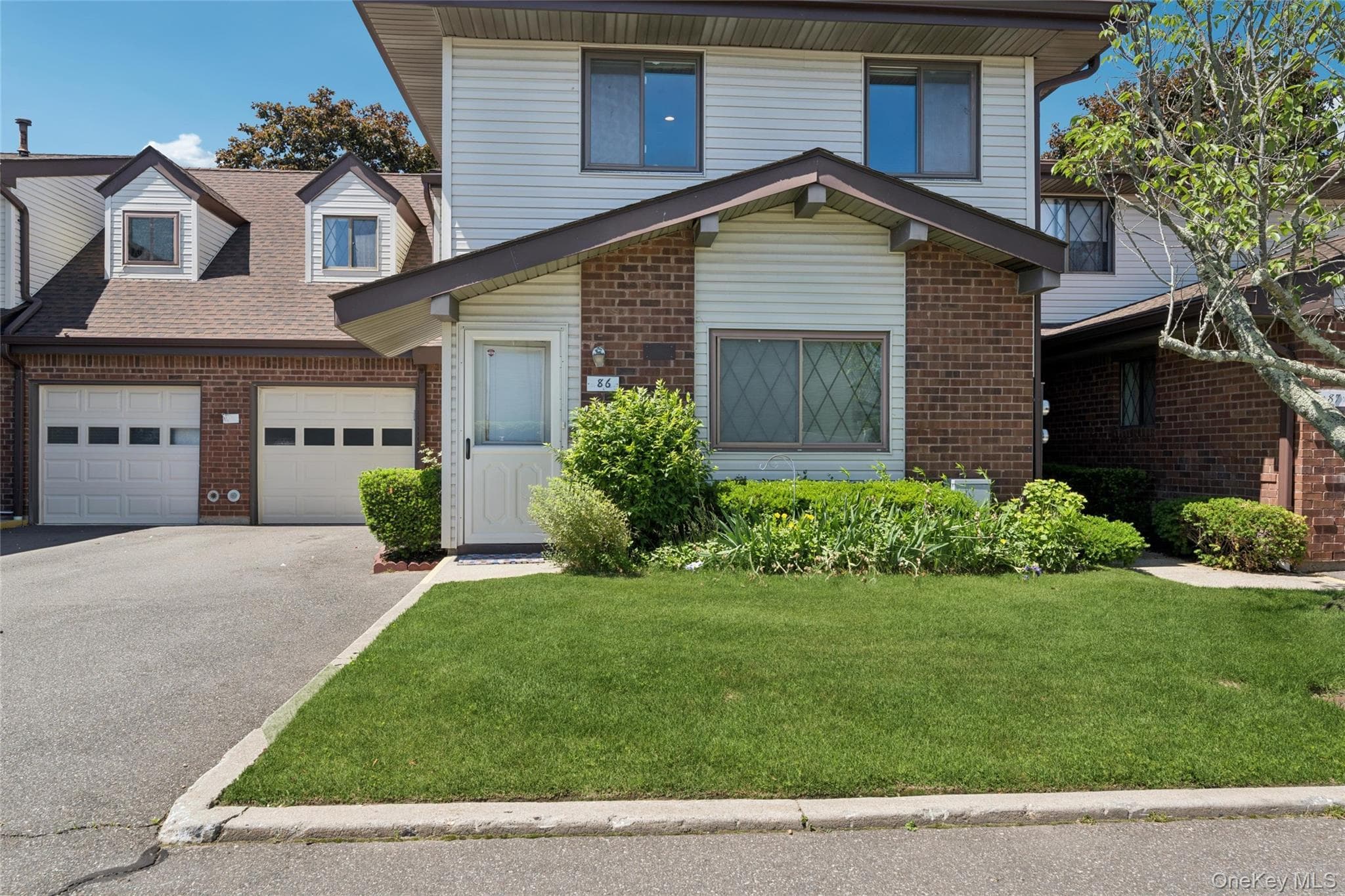 86 W Cambridge Drive Unit: 86, Copiague