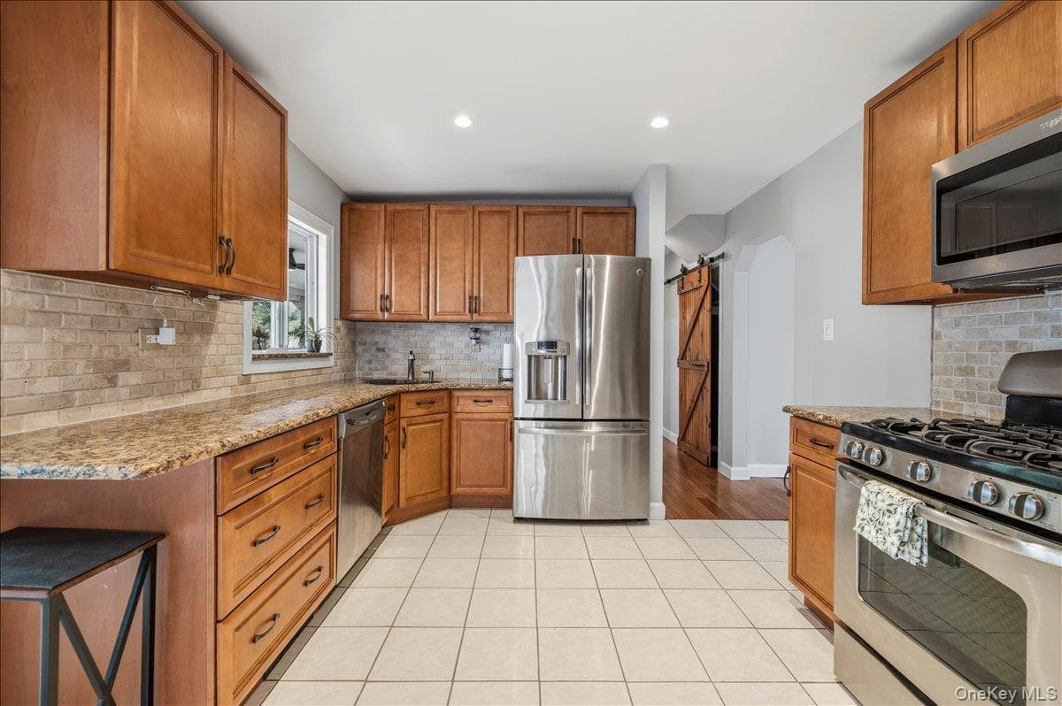 1042 Jefferson Street thumbnail 16