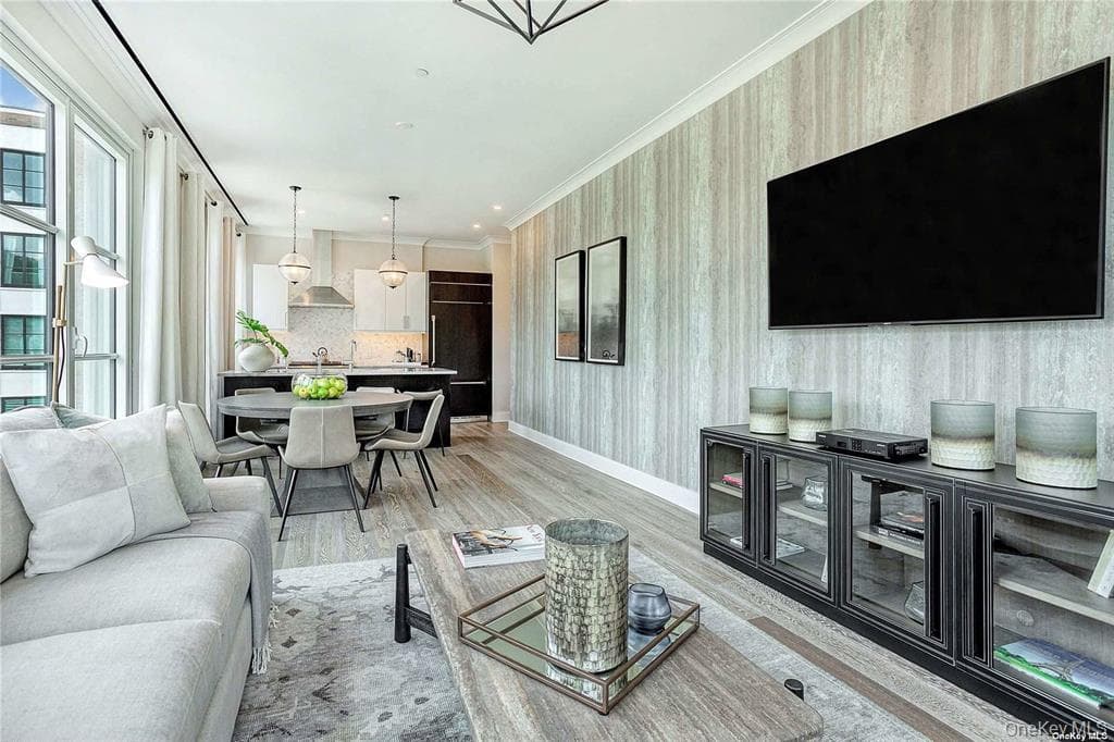 100 Garvies Point Road Unit: 1316 thumbnail 3