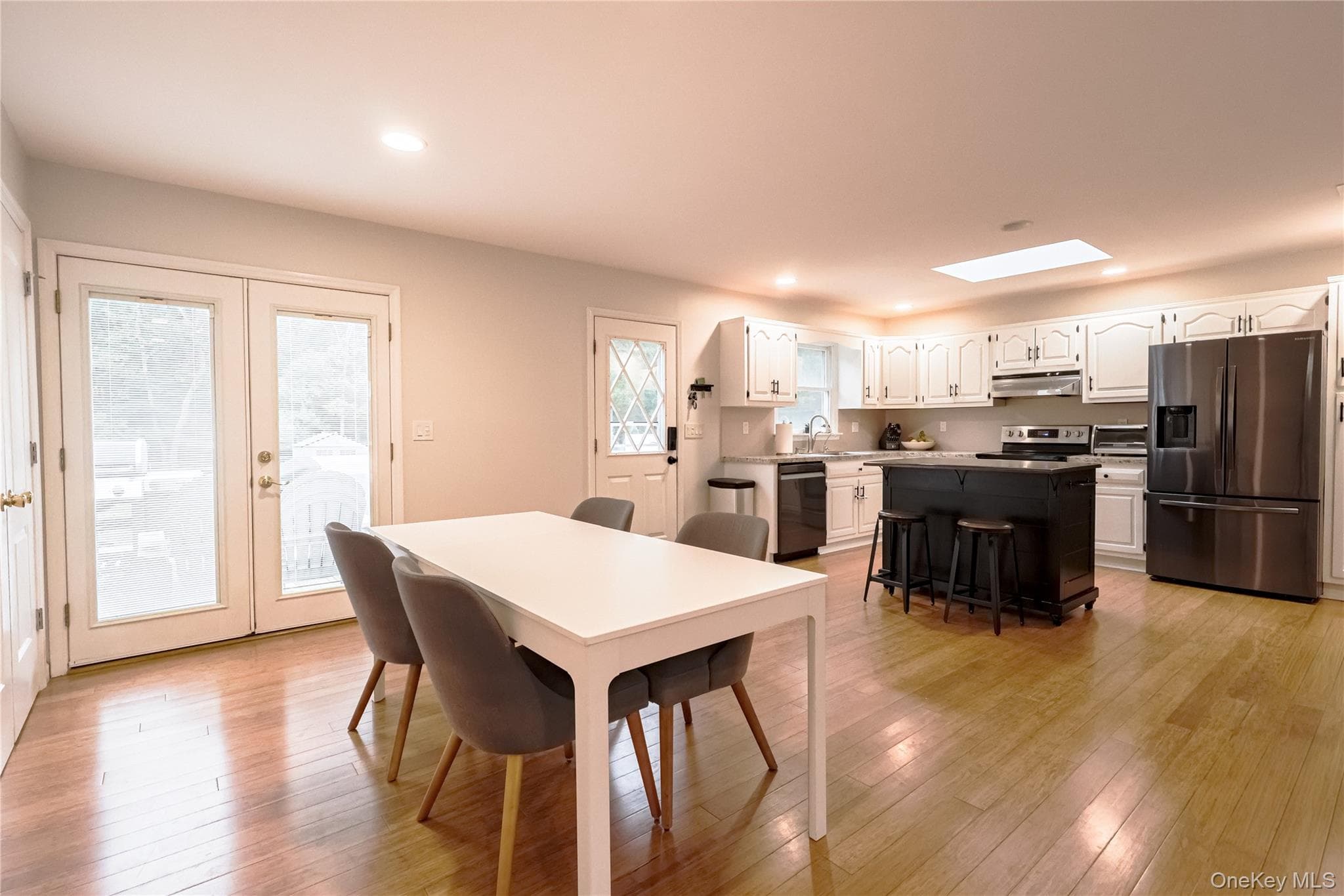 154 E Woodside Avenue thumbnail 5